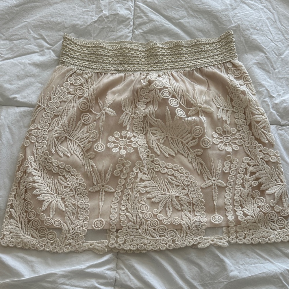 Sweet Journey Beige Embroidered Lace Skirt size medium